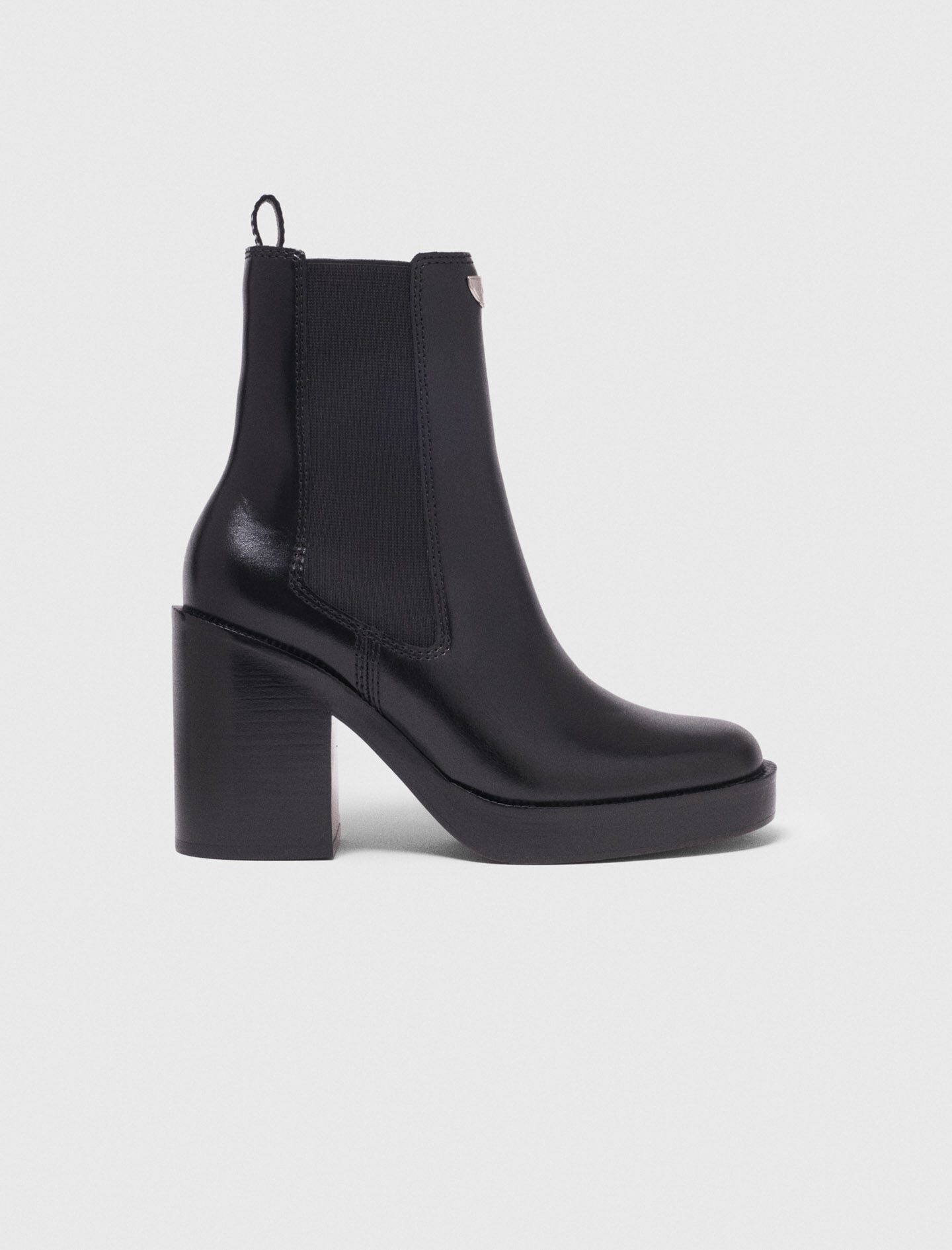 Maje Heeled leather chelsea boot